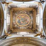 Ma il �pezzo forte� si scopre guardando il soffitto, che sfoggia un affresco della �Gloria di Cristo� opera di Vitantonio De Filippis attorniata da statue dei quattro angeli dell�Apocalisse che rendono la visione pi� spettacolare